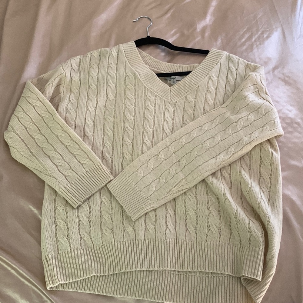 Papaya white sweater
